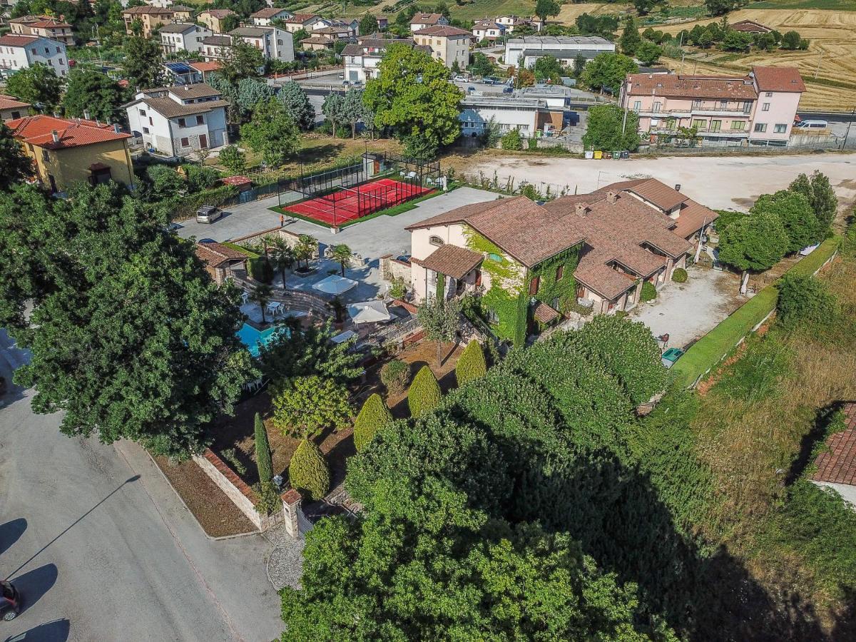 Residenza Le Querce Trilocale Villa Fossato di Vico Exterior photo
