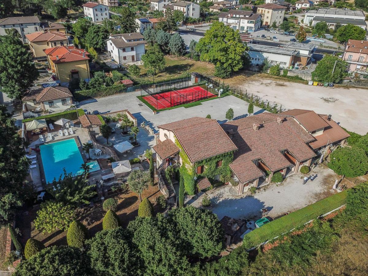Residenza Le Querce Trilocale Villa Fossato di Vico Exterior photo