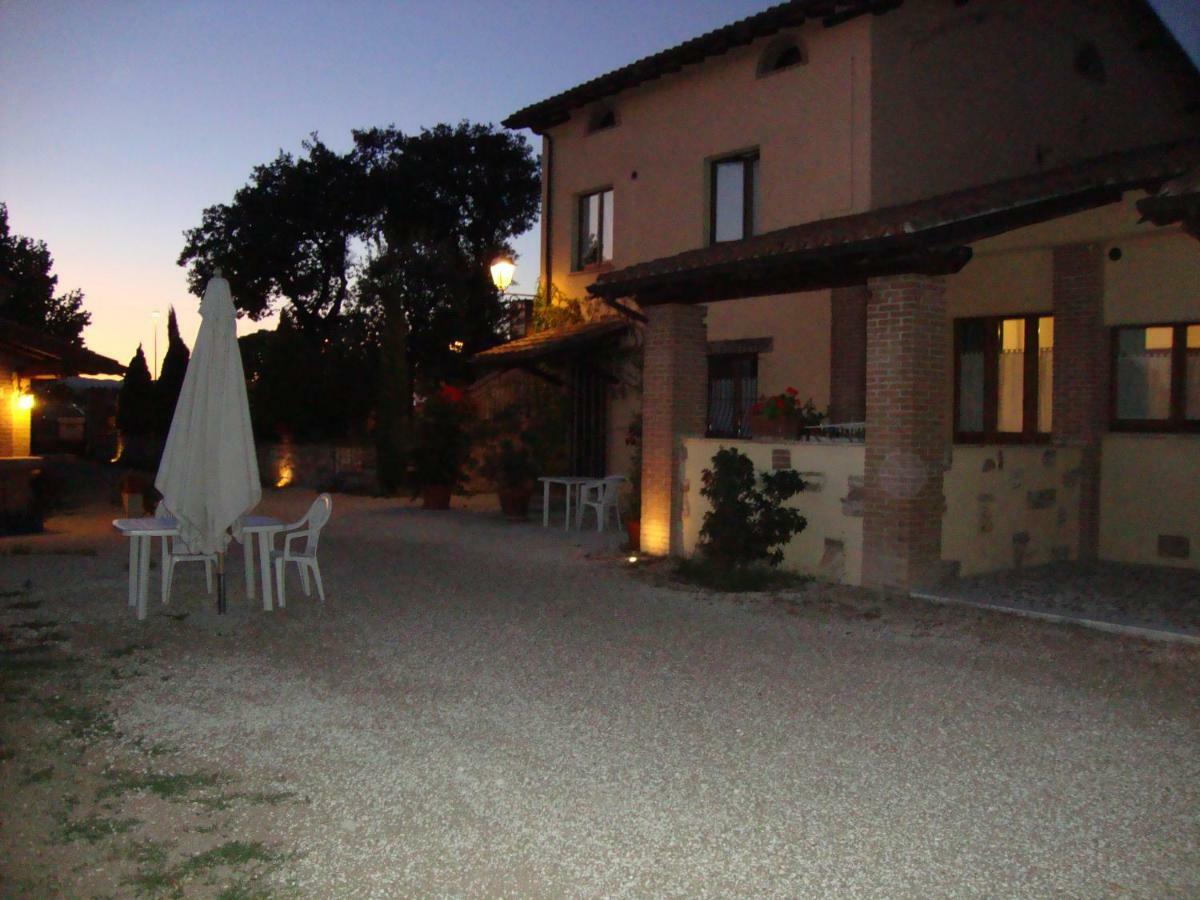 Residenza Le Querce Trilocale Villa Fossato di Vico Exterior photo