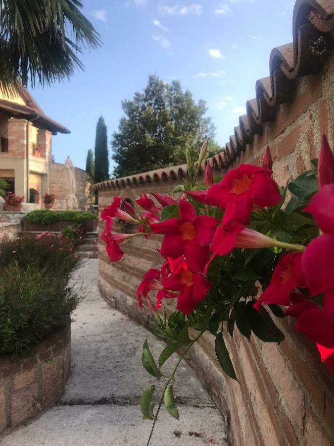 Residenza Le Querce Trilocale Villa Fossato di Vico Exterior photo